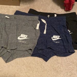 Nike women’s shorts with pockets